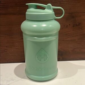 🔥‼️HydroJug Refreshing Green Bottle‼️🔥